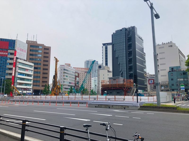名古屋駅付近で進むリニア中央新幹線の建設工事。新しい交通網が地域経済に与える影響は計り知れない。