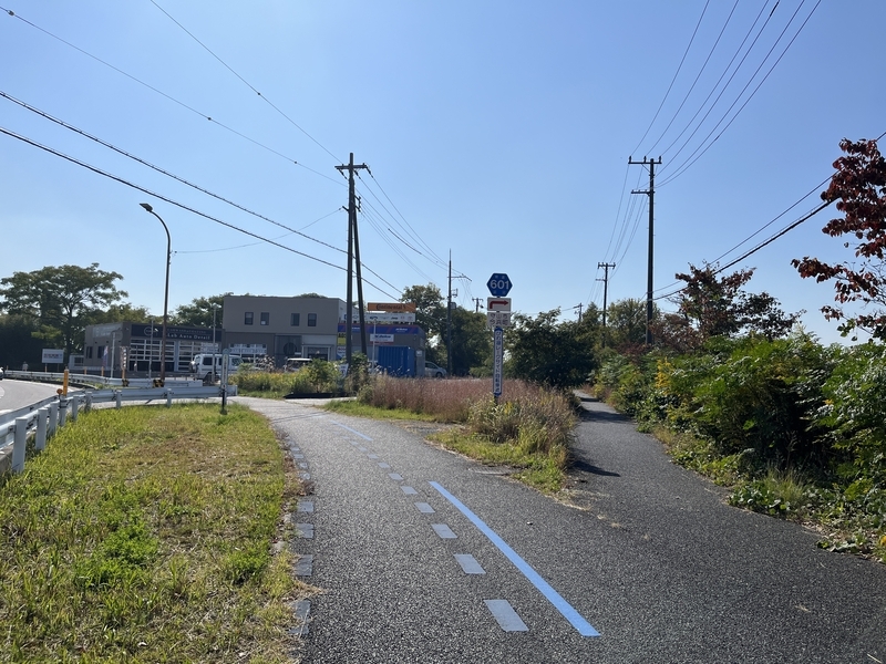 整備された自転車走行空間 守山市今浜町周辺の道路。自転車が走行しやすいように整備されている