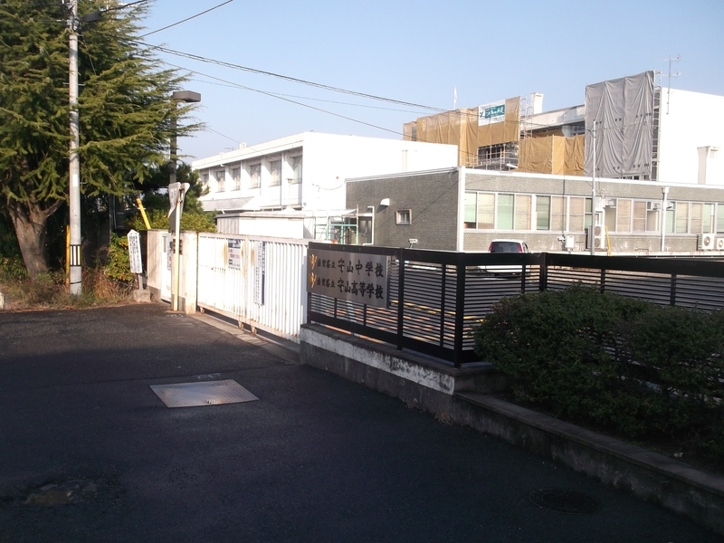滋賀県立守山高等学校の校舎外観